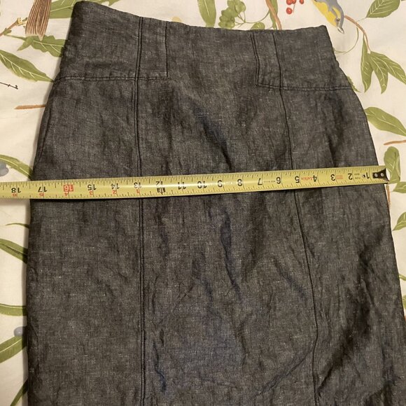 Bebe size 6 pencil skirt with back slit - preloved - Picture 7 of 7